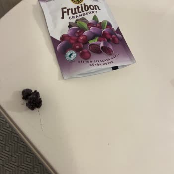 Şok Markette Kahve Dünyası Çikolata Kaplamalı Cranberry Ürününde Kıl Bulunması