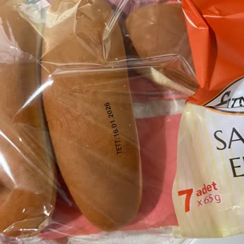 BİM Şubesinde Bozuk Sandviç Ekmeği Ve Ücret İadesi Talebi