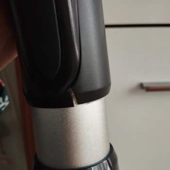 Bosch Unlimited 7 Dikey Süpürge Plastik Bağlantı Parçası Çatladı Ve Ücretsiz Değişim Talep Ediyorum