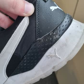 FLO Vialand Mağazasından Alınan Puma Anzarun Lite Ayakkabısının Boya Soyulması Ve Değişim Talebi