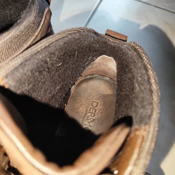 Defolu Bot, Eğri Topuk Ve Boya Dökülmesi; Değişim Talebim Reddedildi