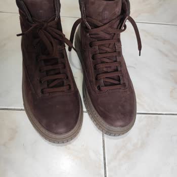 Defolu Bot, Eğri Topuk Ve Boya Dökülmesi; Değişim Talebim Reddedildi