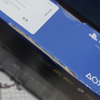 Deforme Kutu Ve Uyuşmayan Seri Numaralı PlayStation 5 İçin Hızlı İade Ve Değişim Talebi