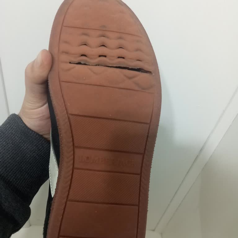 Lumberjack Günlük Ayakkabısında 1 Ayda Oluşan Taban Yırtığına Karşı Mağaza Reddi