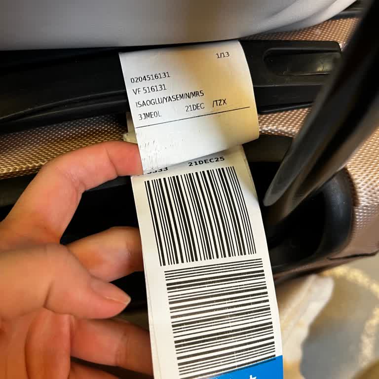 Kırılan Valiz İçin Çelişkili Talimatlar Ve Havalimanı Dışında Reddedilen Tazminat Talebi