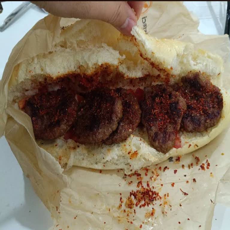 Yoğun Pul Biber Eklenmesi Müşteri Midesine Ağrı Ve Hastaneye Yol Açtı