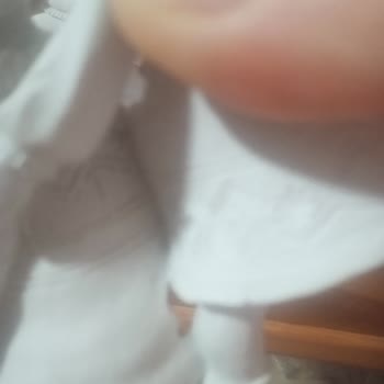 Kusurlu Polyester Objeler Ve Cevapsız Müşteri Desteği