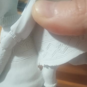 Kusurlu Polyester Objeler Ve Cevapsız Müşteri Desteği