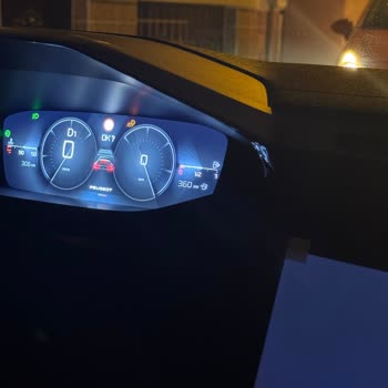 Araç Motoru Ve Multimedya Ekranı Kapanması Nedeniyle Araç Değişimi Talebi