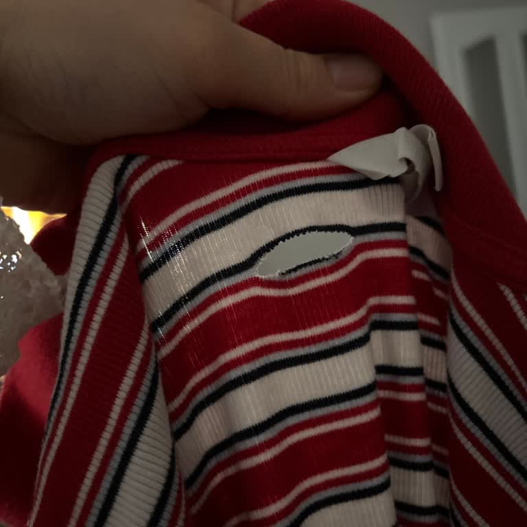 H&M Tişörtte Kalite Sorunu: Erken Yırtılma Ve Değişim Talebi