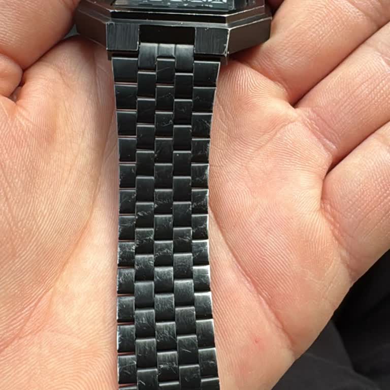 Upwatch Edge Matte Saatte Renk Atması Ve Cam Kırılması Garanti Kapsamında Ücretsiz Onarım Talebi