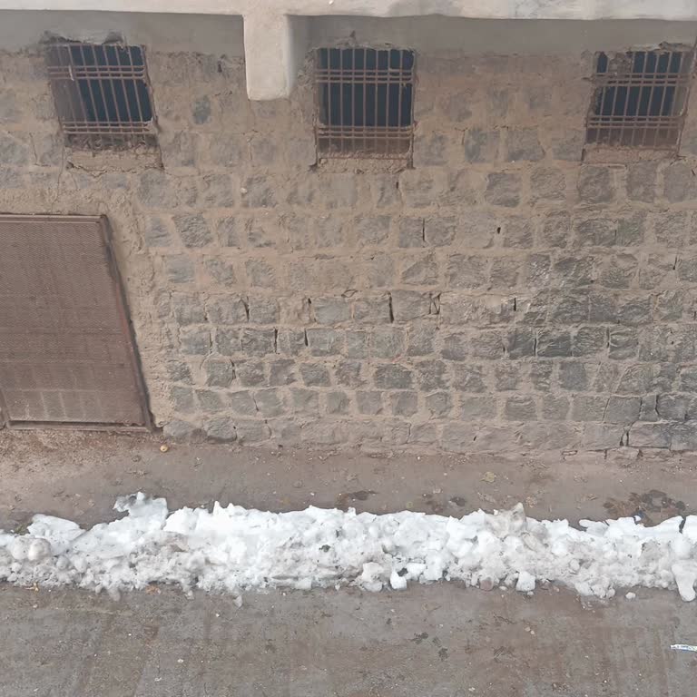 Şanlıurfa Büyükşehir Belediyesi Evimizin Karşısındaki Ahır Rahatsız Ediyor