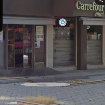 Carrefour Şubesinde Bozuk Rampa Nedeniyle Ciddi Kaza Ve Kol Kırılması