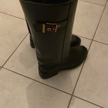 Az Kullanımda Çizmede Yan Yarıklara Yol Açan Kalite Sorunu Ve İade Talebi