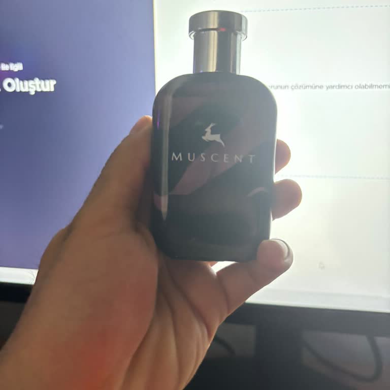 Muscent Perfume Mağaza Örneğiyle Satın Alınan Parfümün Performansı Farklı