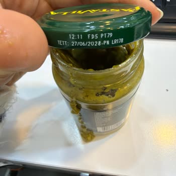 Pastavilla Pesto Sosunda İplik Benzeri Yabancı Madde Bulunması