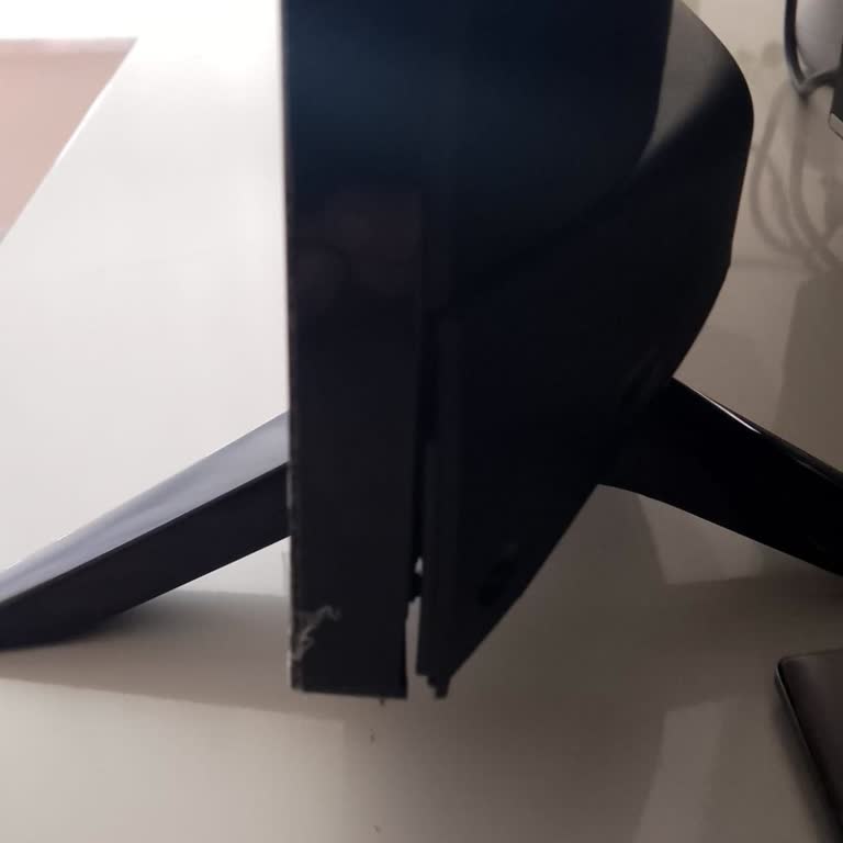 Servis Raporlu Ayıplı Televizyon İadesi Mağaza Çalışanı Tarafından Gecikiyor