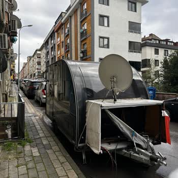 İcadiye Mahallesi Dündar Sokakta Çekme Karavan Görüntü Kirliliği ve Park Sorunu