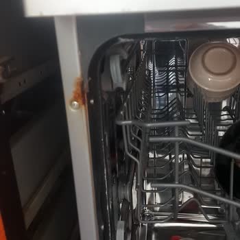 Vestel Bulaşık Makinesinde Paslanma Sorunu Ve Servis Reddine Şikayet