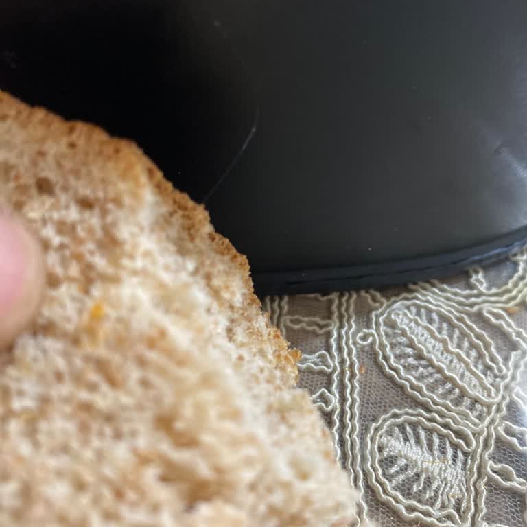 UNO Marka Kepekli Ekmekte Kıl Bulunması Hijyen İhlali