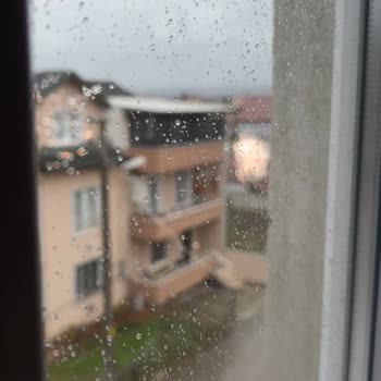 Kocaeli Kartepe'de Kırık Fincan Ve Yanmış Kablo Nedeniyle Çocuk Güvenliği Tehdidi