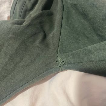 DeFacto Eşofman Altı Anında Yırtıldı, Dayanıksız Ürün Şikayeti