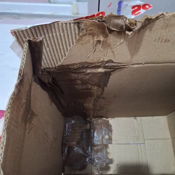 Yurtiçi Kargo Teslim Aldığım Kolinin Dışından Dahi Fark Edilecek Şekilde Tamamen Islak Olması