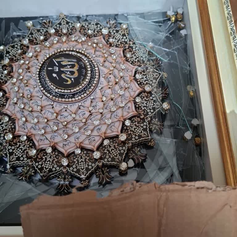 Kırılabilir Etiketi Görmezden Gelen Aras Kargo Değerli Tabloyu Kırdı