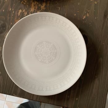 Karaca Züccaciye Defolu Tatlı Ve Servis Tabağı İçin Hemen Değişim Talebi