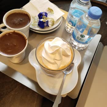 Kahve Dünyası Şubesinde Cam Bardak İsteğine Kaba Davranış