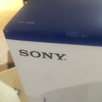 PS5 Kutusu Açılmış Ve Yeniden Bantlanmış Görünüyor, Değişim Veya İade Talebi