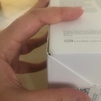 PS5 Kutusu Açılmış Ve Yeniden Bantlanmış Görünüyor, Değişim Veya İade Talebi