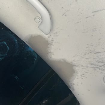 Volkswagen Mazot Lekesiyle Gelen Araçta Umursamaz Servis Ve Temizlik Masrafı