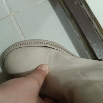 FLO Ayakkabı Ayakkabı Tabanı Açıldı Ve Müşteri Hizmetlerinden Bilgi Gelmedi