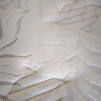 Yatakta Sararma Sorunu Kullanıcı Hatası Olarak Değerlendirildi Ve Değişim Reddedildi