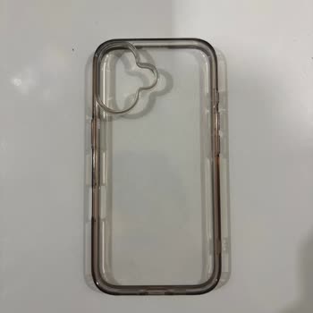 Şeffaf Kılıfın Sararması Ve Personelin Saygısız Yaklaşımı