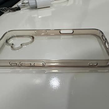 Şeffaf Kılıfın Sararması Ve Personelin Saygısız Yaklaşımı