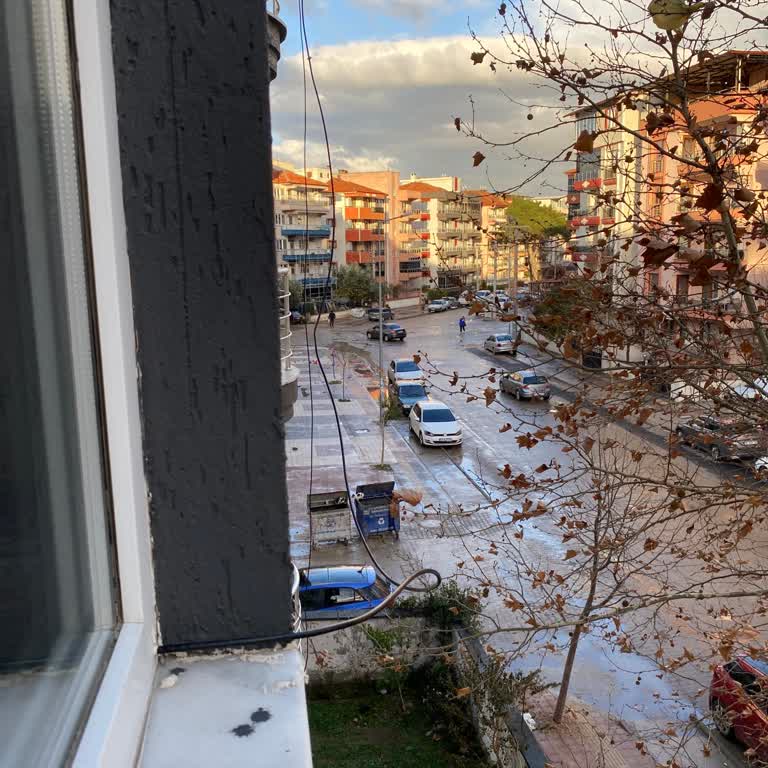 Dışarıdaki Kabloların Güvensiz Durumu Ve Hızlı Düzenleme Talebi