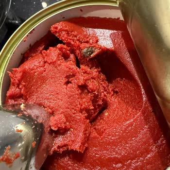 Alibeyköy A101 Şubesinde Öncü Salçada Kirli Madde Ve Sağlık Riski
