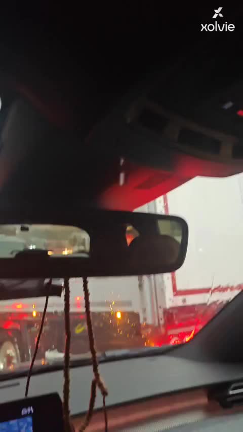 2025 Peugeot e5008 Leaks Water Through Roof During Rain video cover