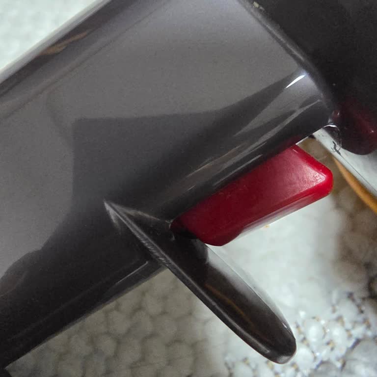 Dyson V15 Süpürge Tuş Sorunu Ve Çözüm Beklentisi