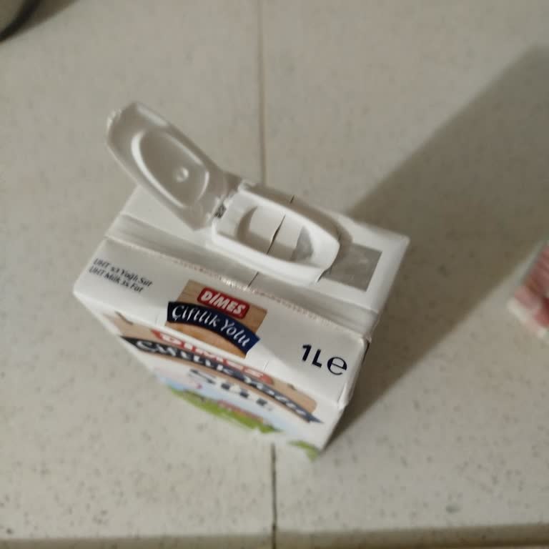 Dimes Süt Ürünün Kapak Yerleşimi Hatalı, Ambalaj Güvenliğine Şüphe Uyandırıyor