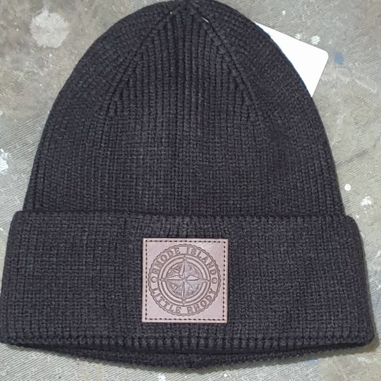 Bordo Sipariş Edilen Bere Kahverengi Geldi: Renk Uyumsuzluğu Ve Yanlış Etiketleme