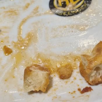 HD İskender Şubesinde Yemeğinde Kıl Tespiti Ve Çözüm İstemi