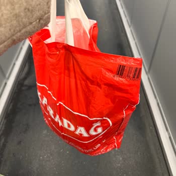 Ajet'te Haksız Poşet Ücreti Ve Bagaj Muamelesi