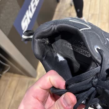Skechers Ayakkabısının İç Astar Yırtılması Ve Ücretsiz Değişim Talebi