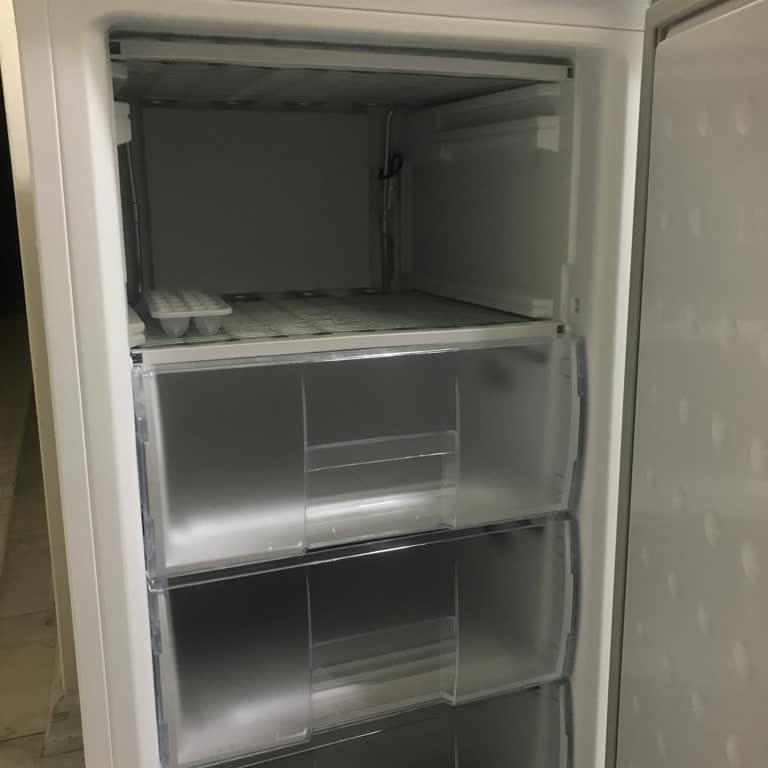 Keysmart Derin Dondurucunun Çekmeceleri Ve Buzluk Aparatı Eksik