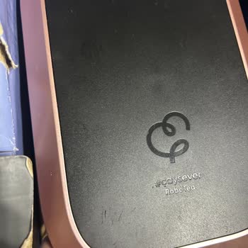 Karaca Çaycı Seti Kirli Ve Hasarlı Şekilde Döndü