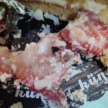 Bozulmuş Çilekli Yaş Pasta İçin Ücret İadesi Talebi