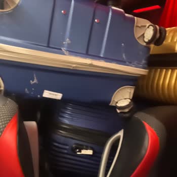 Koltuğum Valizlerle Dolu, 8 Saat Koridorda Çekmek Zorunda Kaldım Ve Ücret İadesi İstiyorum